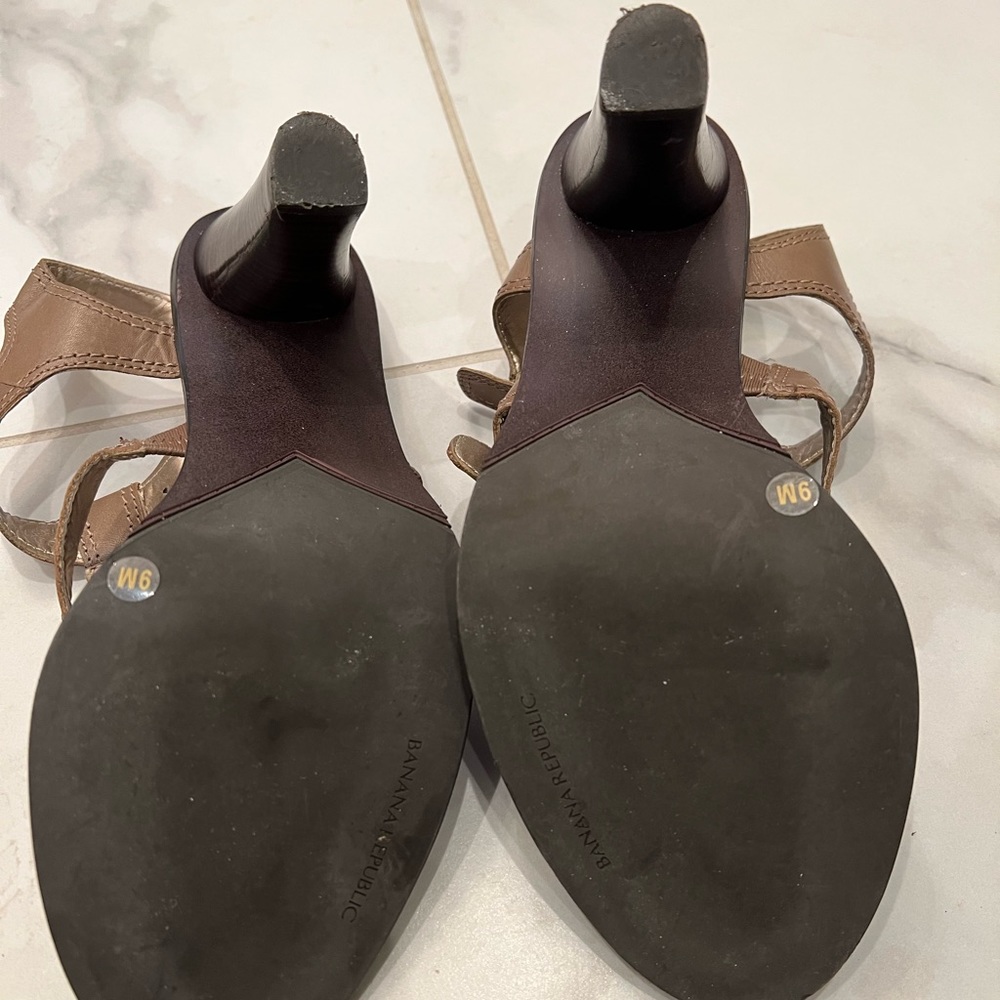 Banana Republic leather sandals/heels Size 9 - Picture 7 of 7